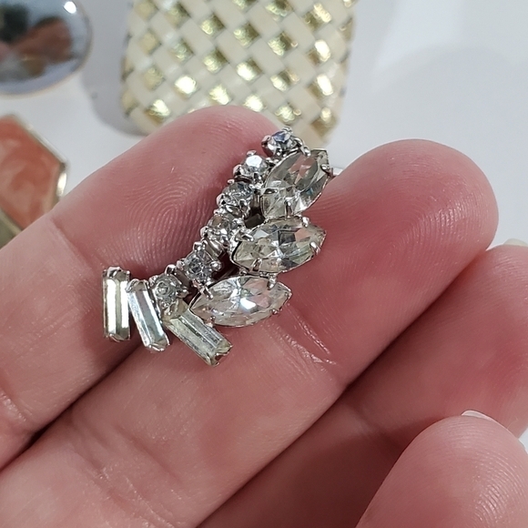 Vtg craftets lot of 11 Earrings clip-on post screwback - Picture 9 of 10